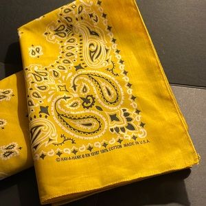 HAV-A-HANK 2-Sided PAISLEY BANDANA YELLOW Scarf Handkerchief Made in USA-NEW